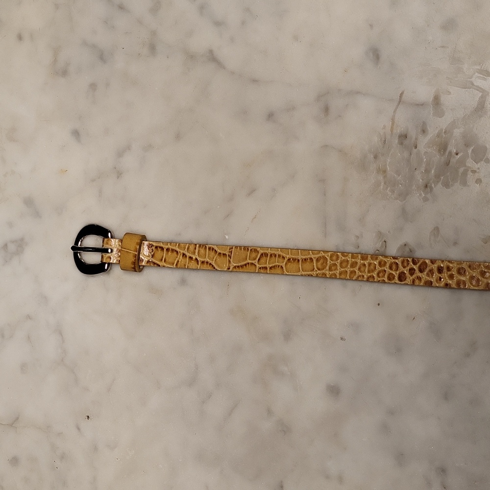 Holt renfrew alligator print belt